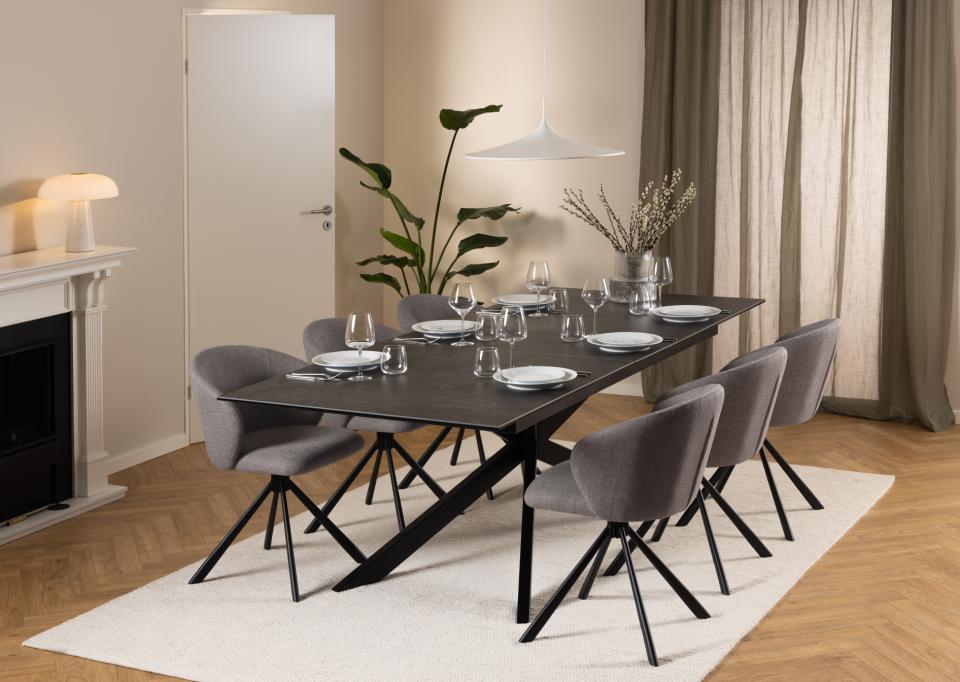 Actona Dining Table uitschuifbaar