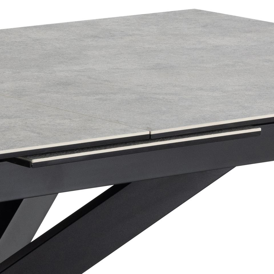 Actona Dining Table uitschuifbaar