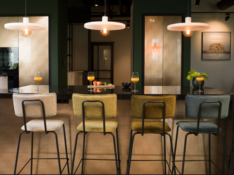 Ambiseat Barkruk RS5, Society