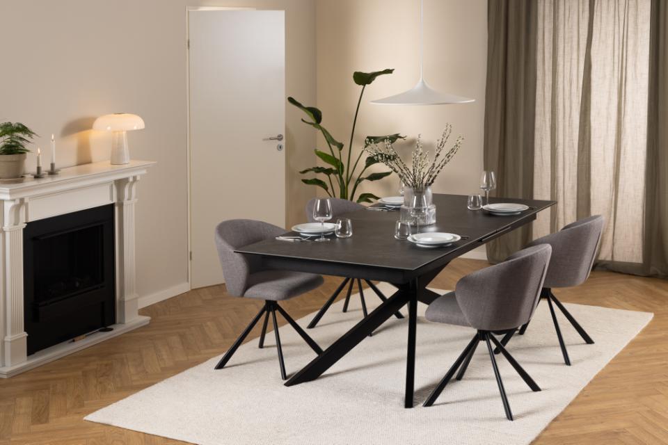 Actona Dining Table uitschuifbaar