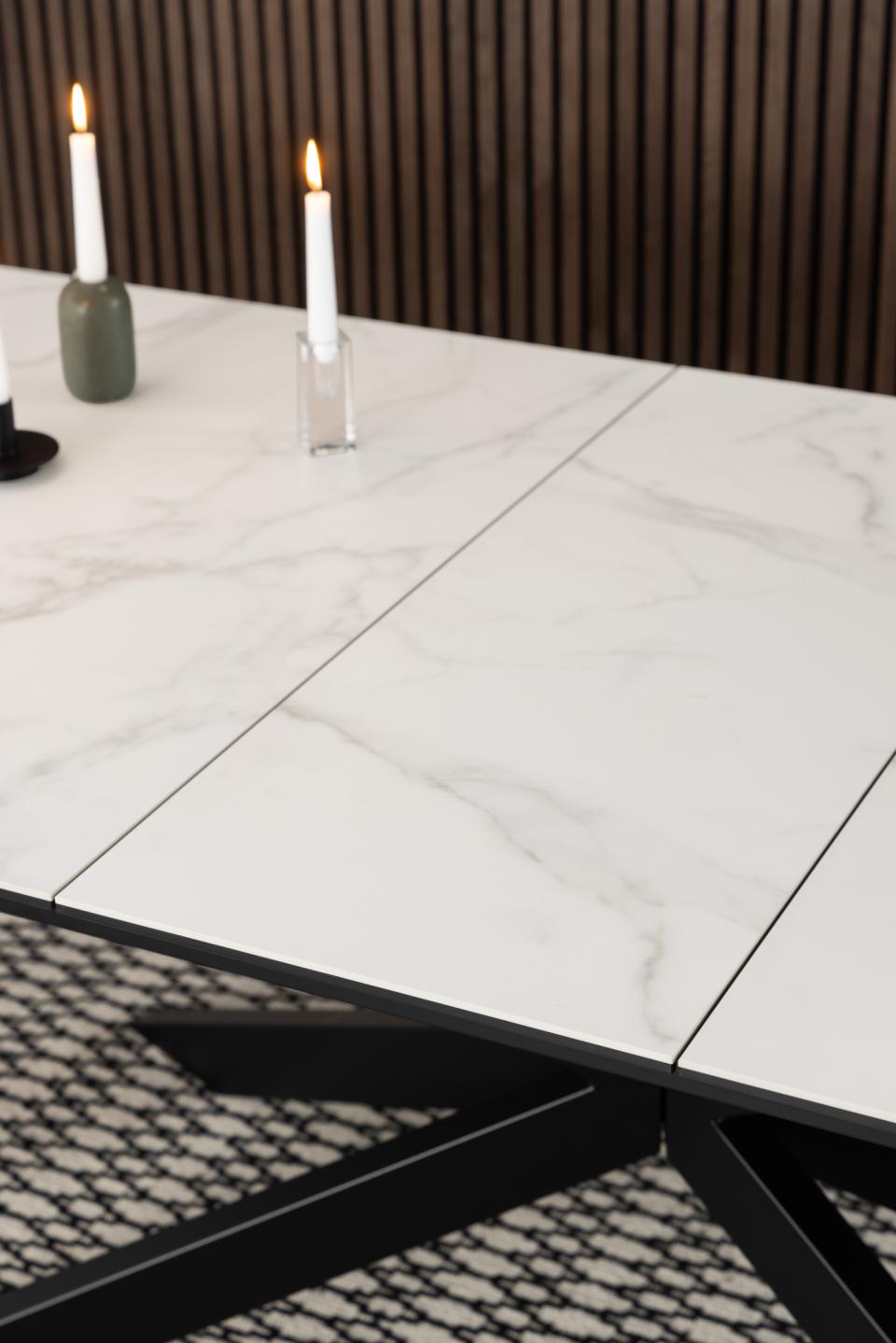 Actona Dining Table uitschuifbaar