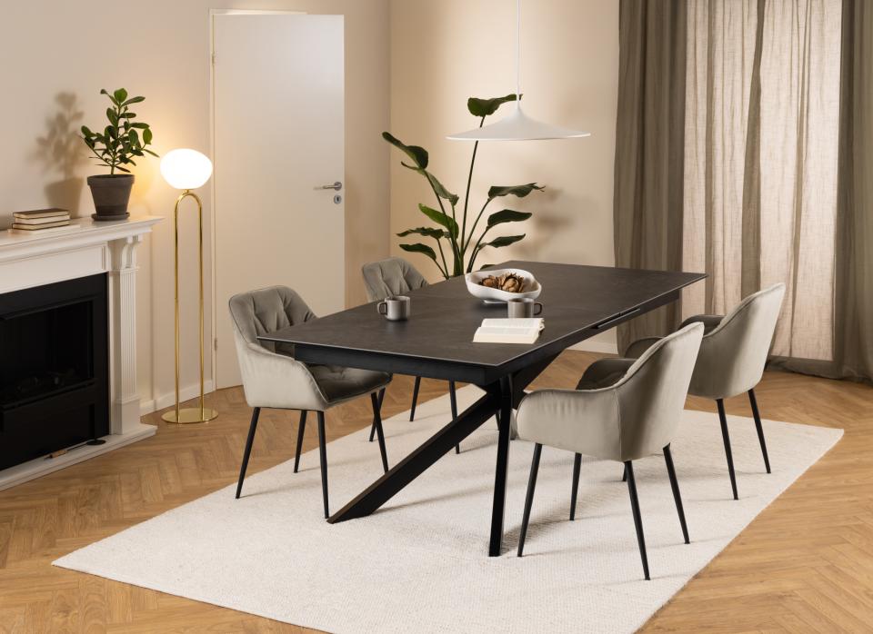 Actona Dining Table uitschuifbaar
