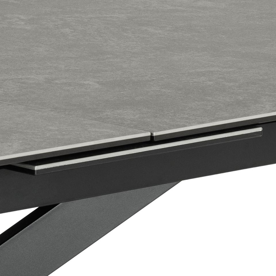 Actona Dining Table uitschuifbaar