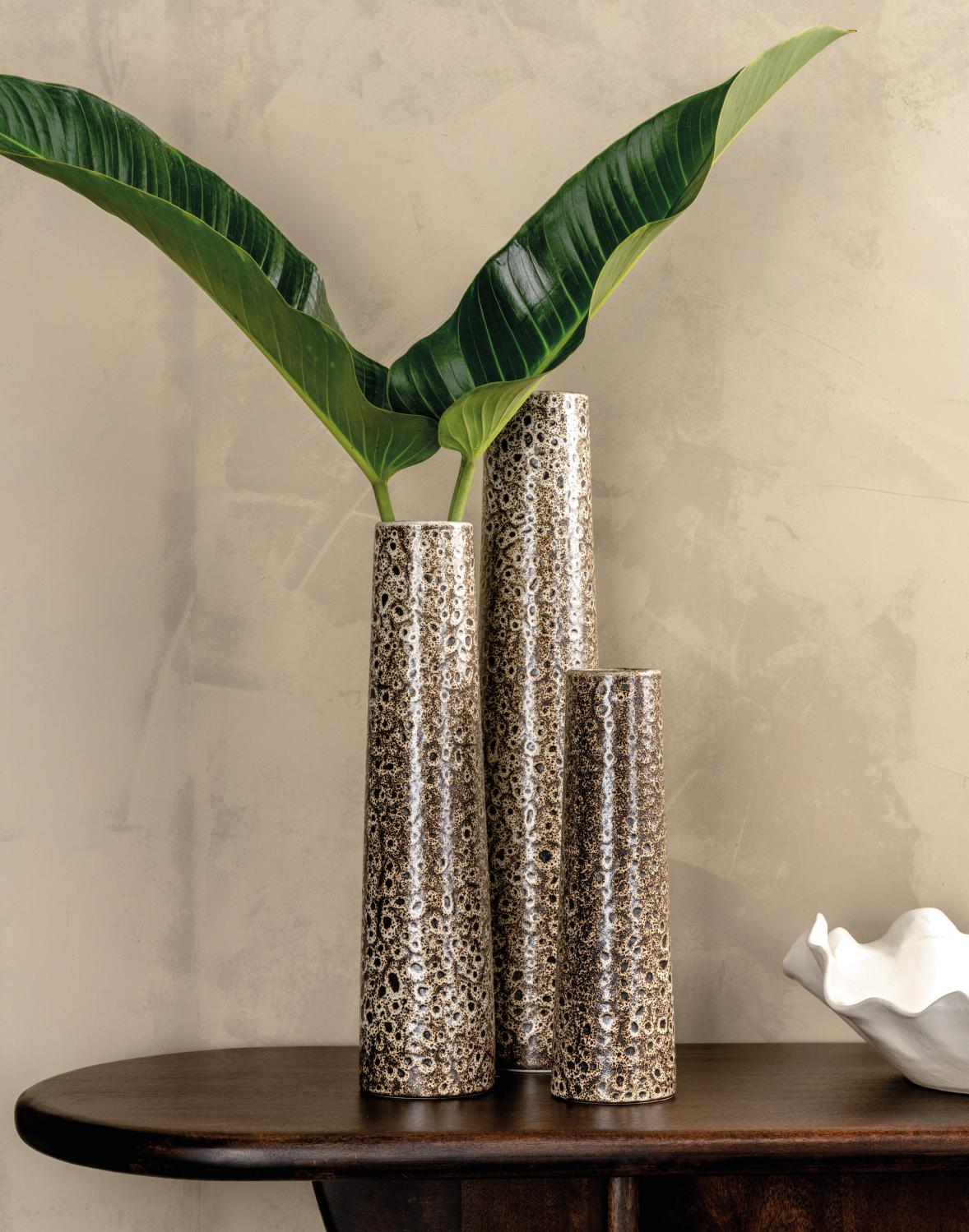 Lifestyle Gwinn Vase Spots