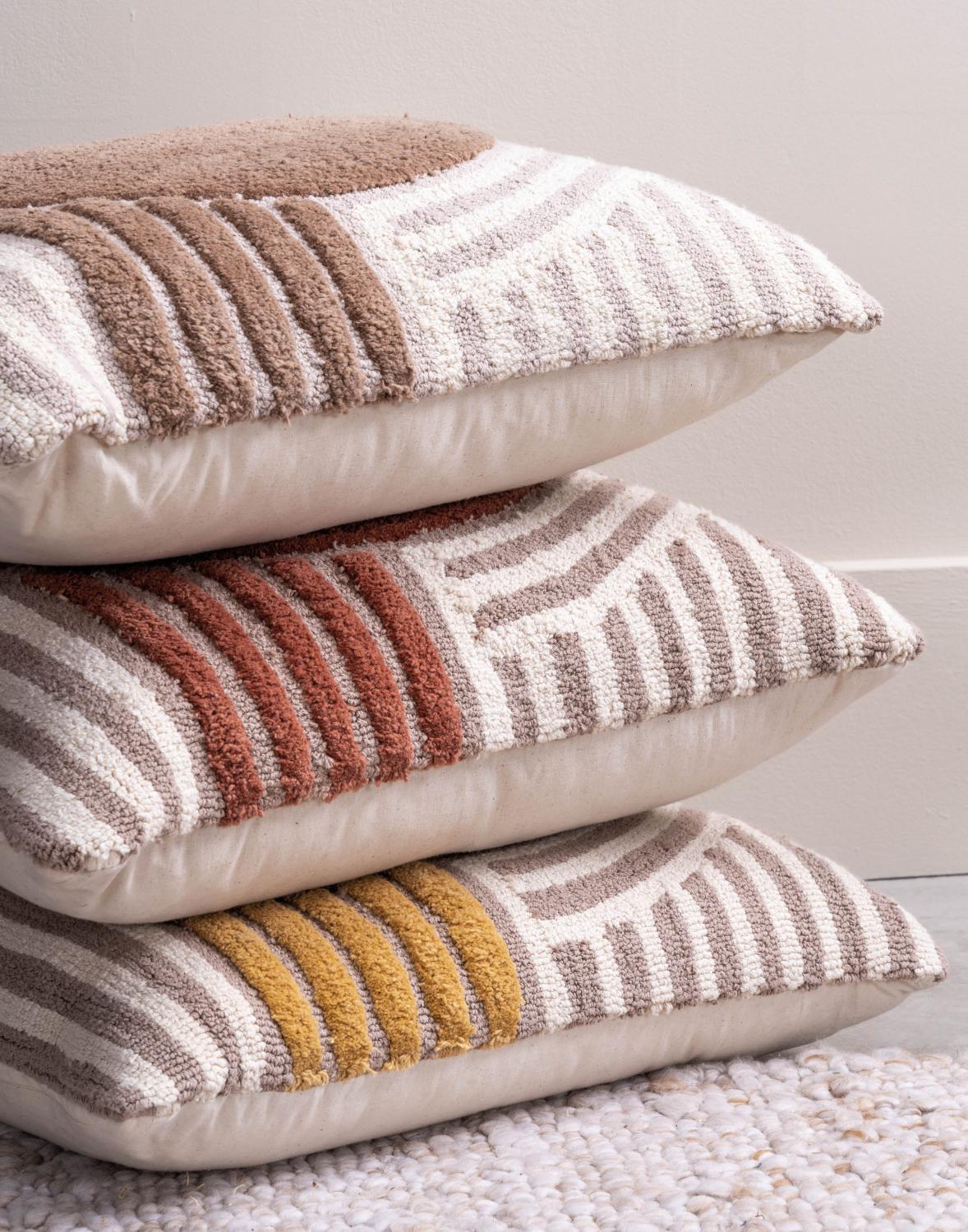 Lifestyle Leoti Pillow