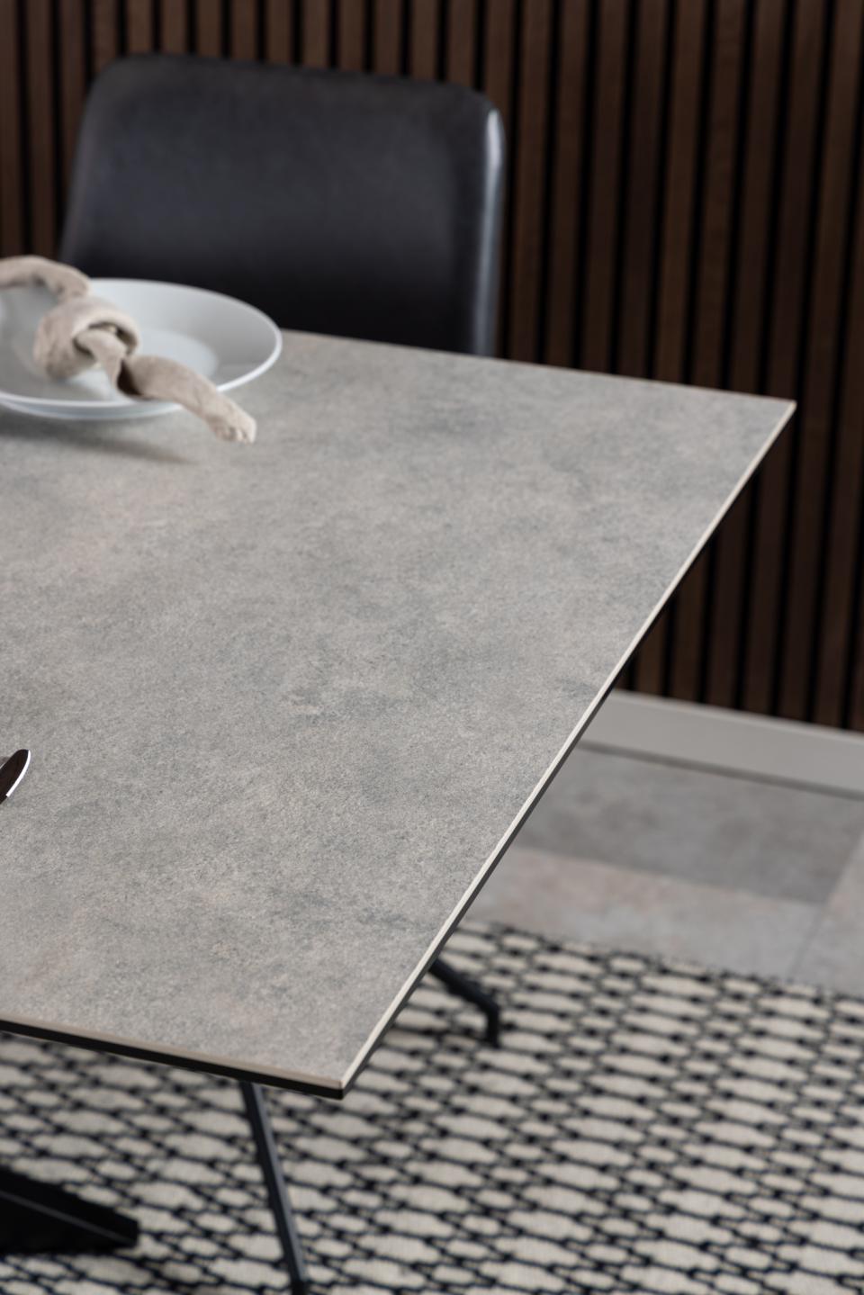 Actona Dining Table uitschuifbaar