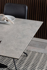 Actona Dining Table uitschuifbaar