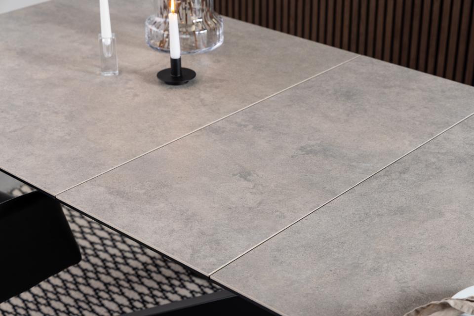 Actona Dining Table uitschuifbaar
