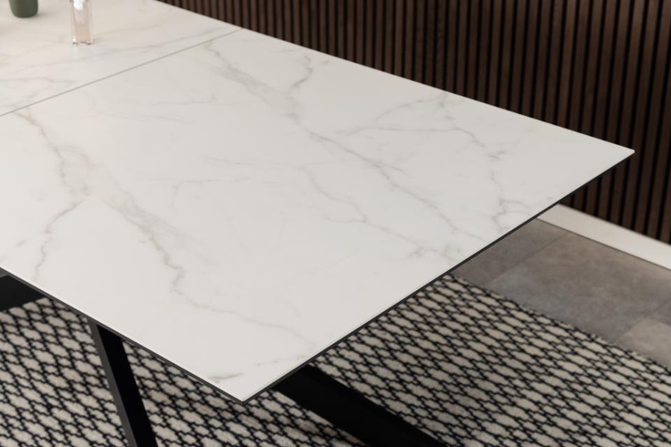 Actona Dining Table uitschuifbaar